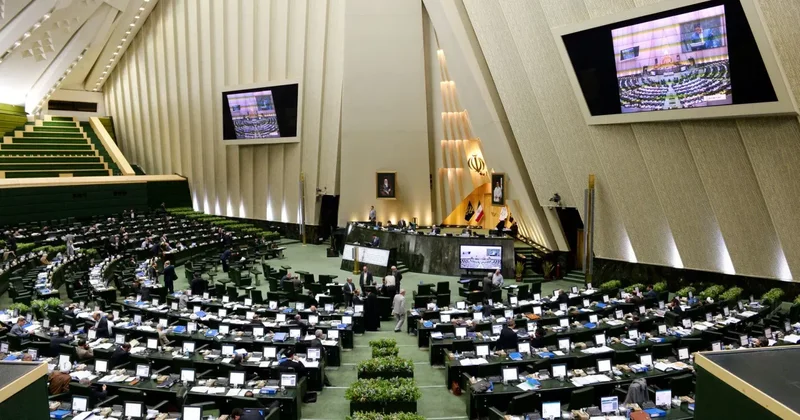 Парламент Ирана обещает продолжить курс Хаменеи