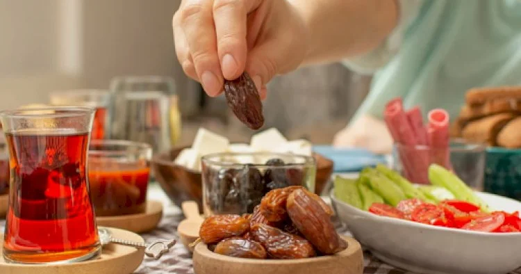 Oruc tutmayan şəxslər bunu etdikdə günah sayılır?