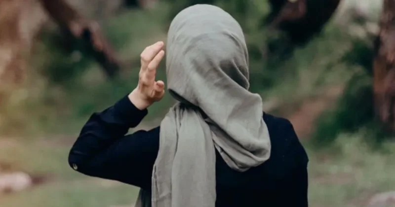 Azad seçim, yoxsa gizli məcburiyyət? Baş örtüklərinin minillik sirri VİDEO