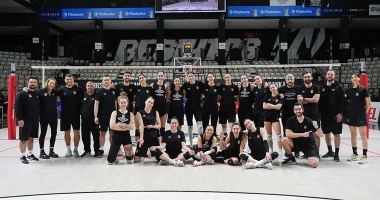 Beşiktaş 16 adla yollarını ayırdı!