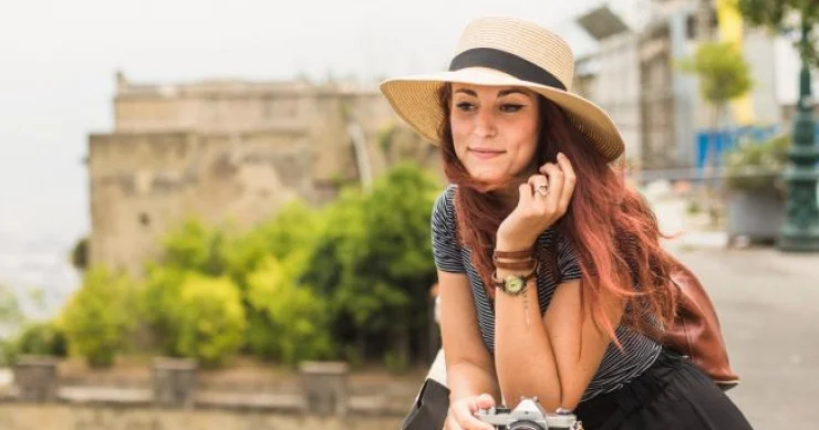Turist Yunanıstanda hamının ideallaşdırdığı şəhəri tənqid atəşinə tutdu