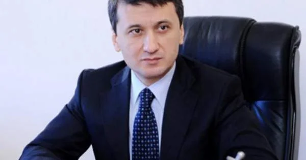 PA nin sabiq mətbuat katibinin xanımı da vəzifədən ayrıldı