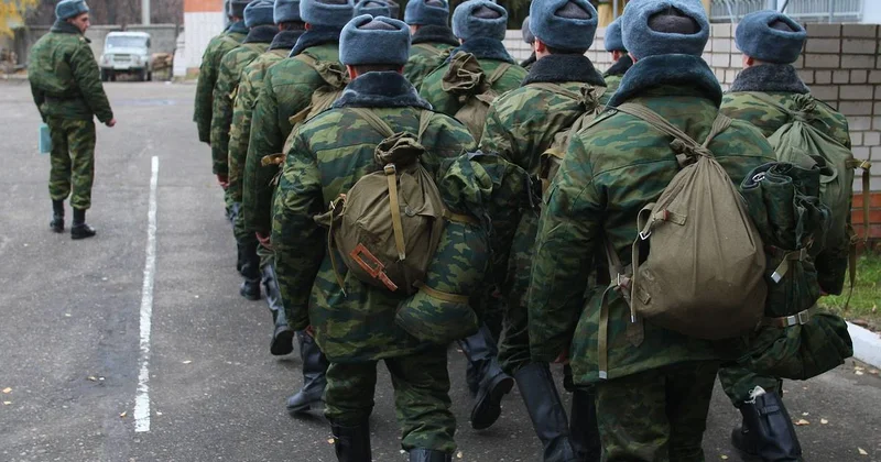 В российскую армию ежемесячно записываются 30 40 тысяч человек