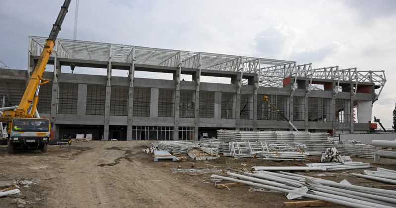 III MDB Oyunlarında açılış və bağlanış mərasiminin keçiriləcəyi arenada tikinti işləri davam edir