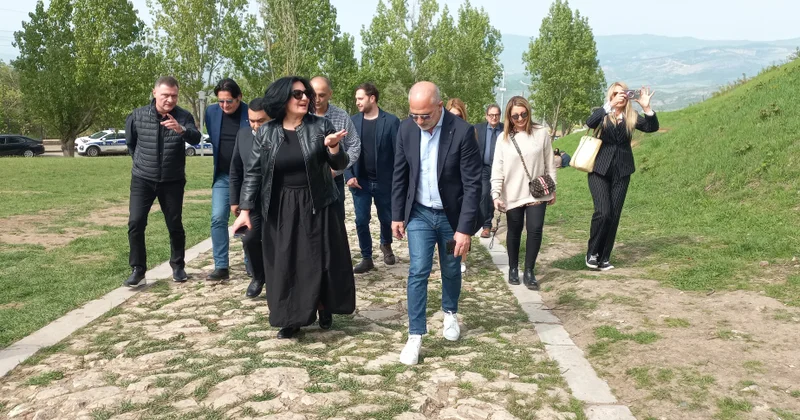İtaliyalı parlamentarilər Şuşada aparılan bərpa quruculuq işləri ilə tanış olurlar YENİLƏNİB 2