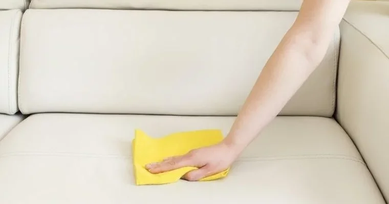 Dərin oturacaqların 3 tərkiblə təmizlənməsi