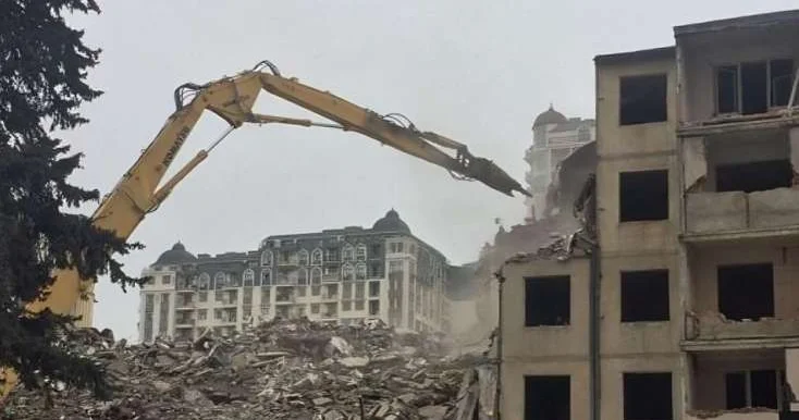 Bakıda böyük söküntü başlayır Bu binalar plana düşdü