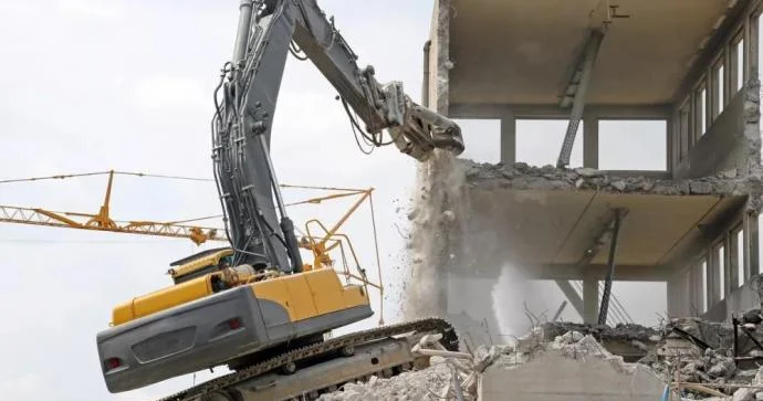 Bakının bu ərazisindəki EVLƏR SÖKÜLƏCƏK Sakinlərə müraciət olundu