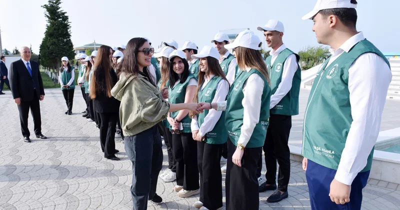 Leyla Əliyeva və Arzu Əliyeva Sumqayıtda ağacəkmə aksiyasında iştirak ediblər