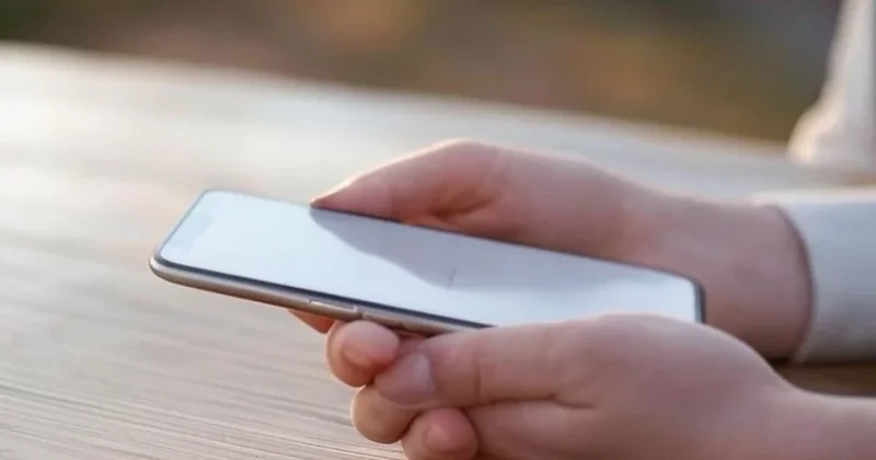 Məktəblərdə mobil telefon qadağası
