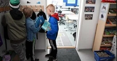 Sonuncu ölkə də qanun qəbul etdi: Məktəblərdə mobil telefondan istifadə… KONKRET