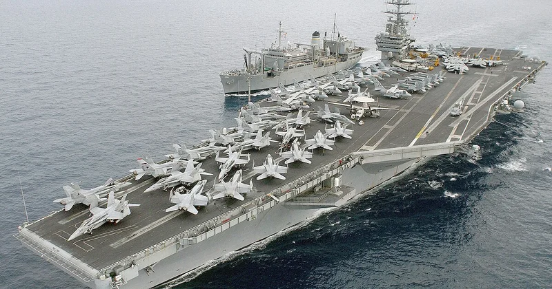 Хуситы заявили об ударе по американскому авианосцу Carl Vinson