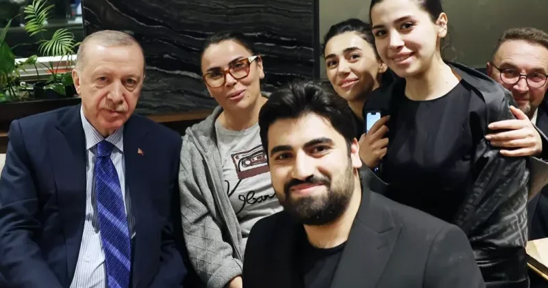 Ərdoğan kafeyə gedərək insanlarla səmimi söhbət edib