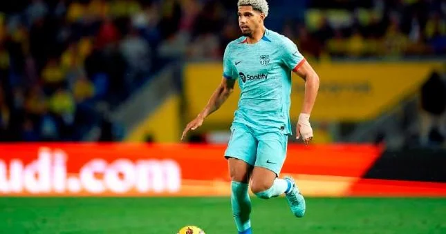Bavariya Barselona nın futbolçusunu nişan aldı