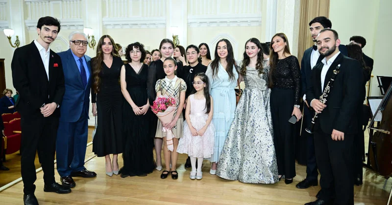 Leyla Əliyeva Bakı Musiqi Akademiyasında tələbə və gənclərin konsertində iştirak edib FOTO