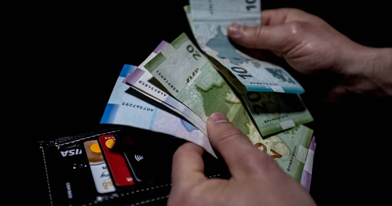 Milli Məclis sədrinin, baş nazirin köməkçi və müşavirlərinin aylıq vəzifə maaşları artırılıb