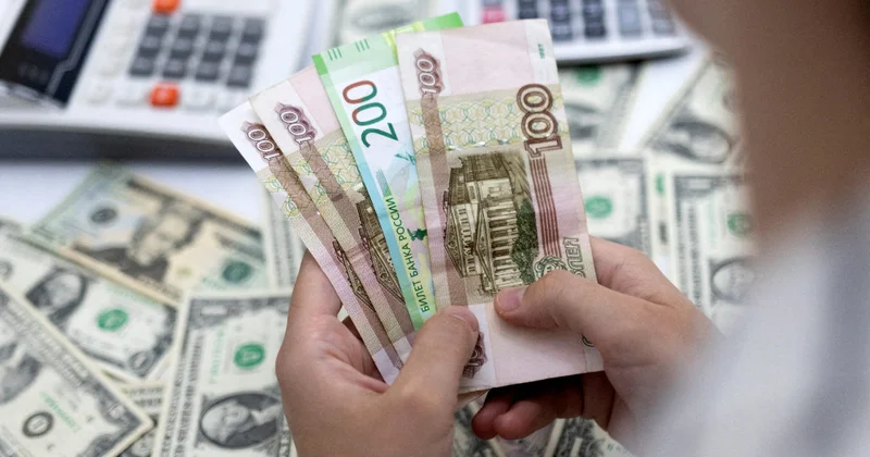 Qonşu ölkənin valyutası kəskin ucuzlaşa bilər