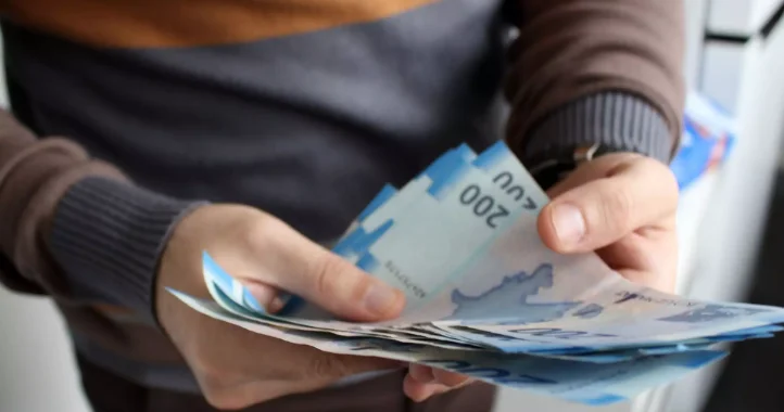 Nəğd ödəniş ləğv olundu: Bu məmurlar HƏBS EDİLƏCƏK KONKRET