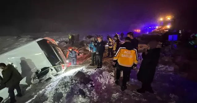 Vanda sərnişin avtobusu aşdı yaralananlar var