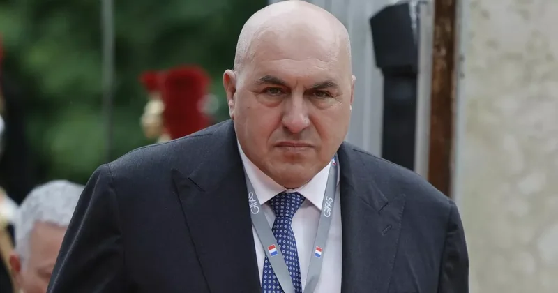 Глава Минобороны Италии не видит поводов для сокращения американских войск в стране
