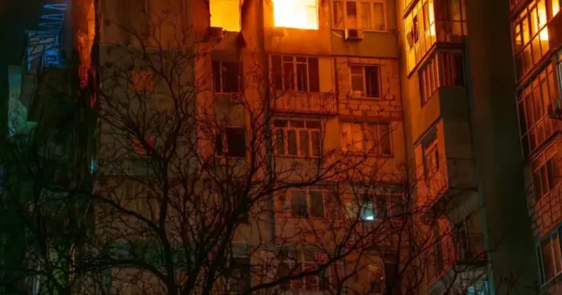 Снова Одесса. Горят многоэтажки