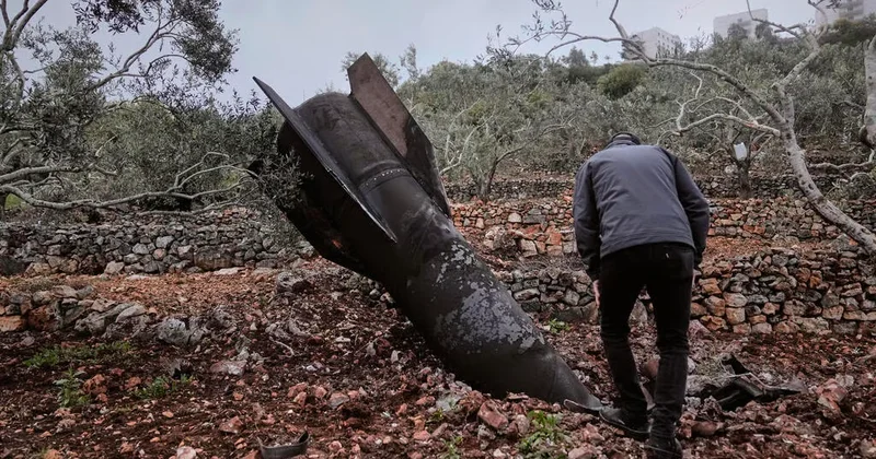 “İran gizlədilmiş raketləri çıxarır: yeni müharibə riski artır“ “Vesty“