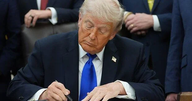 Трамп повысил пошлины на автомобили из ЕС