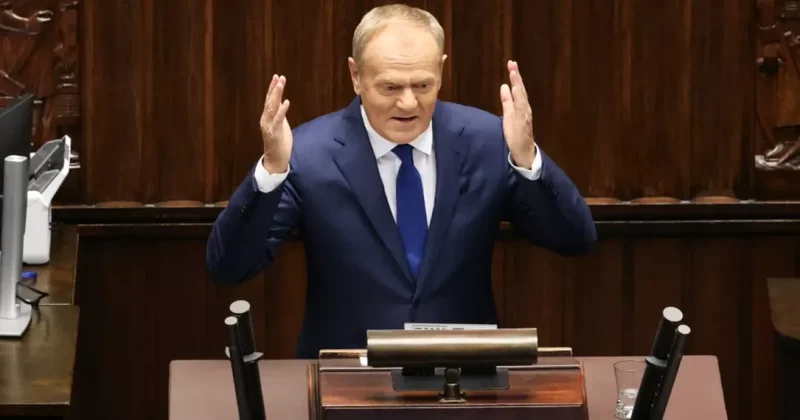 Туск назвал запреты президента Польши самоубийственными
