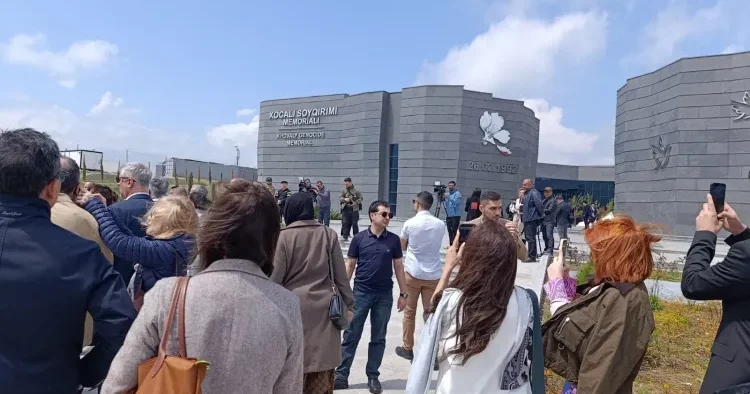 Azərbaycanda akkreditə olunmuş diplomatik korpus nümayəndələri Xocalıya səfər etdilər FOTO