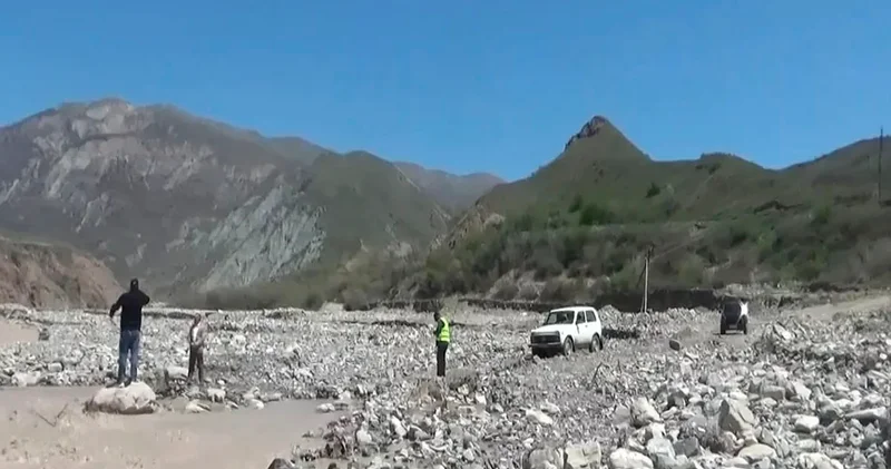Azərbaycanda DƏHŞƏT: 4 kəndlə əlaqə kəsildi Nə baş verir? FOTO