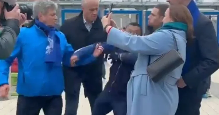 Yekaterinburqda sərxoş kişi qubernatora hücum etməyə cəhd göstərib FOTO