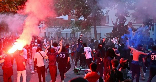 Parisdə 300 ə yaxın azarkeş həbs edildi