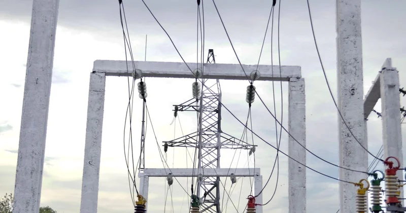 Ucarda elektrik yarımstansiyasında yanğın baş verib