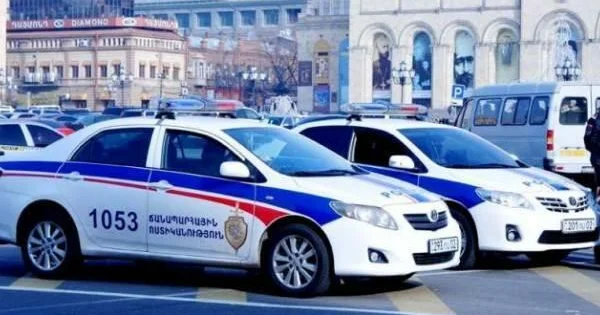 İrəvanda məktəbə atəş açıldı