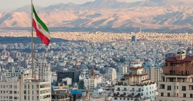 Tehran çökür: İran yeni paytaxt axtarışındadır