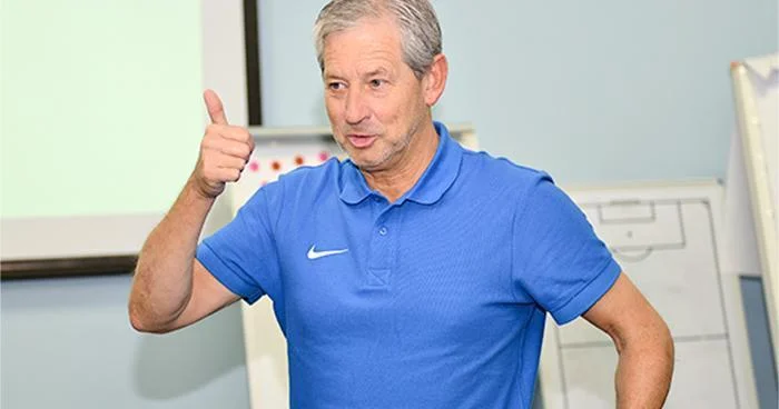 Frank De Blekere mövsümü dəyərləndirdi Məşqçilərə ucuz vərəqələr verilməsini istəmirəm