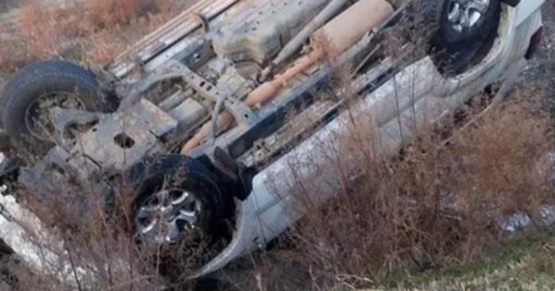 Şəmkirdə Mitsubishi dərəyə yuvarlandı Yaralılar var