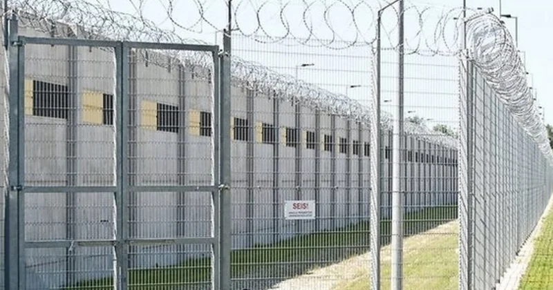 Bakıda həbsxananın damı uçdu