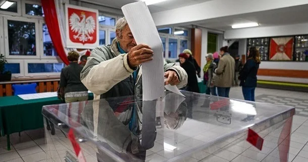 Явка во втором туре выборов президента Польши превысила 54%