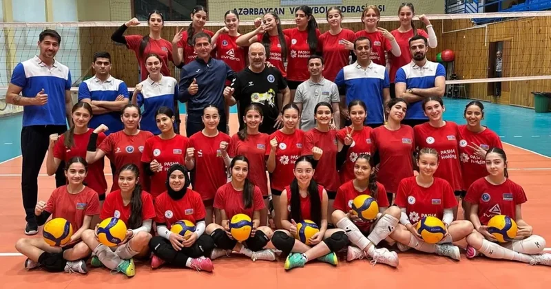 FIVB nin məşqçi instruktoru Cengiz Akarçeşme Azərbaycan yığmasının üzvləri ilə görüşüb