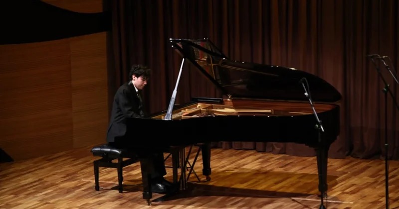 Gənc pianoçu “Renessans” adlı solo konsert proqramı ilə çıxış edib