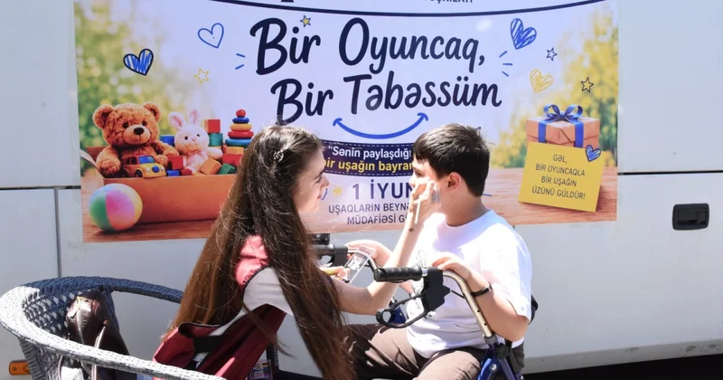“Bir oyuncaq, bir təbəssüm” adlı sosial layihəyə start verilib FOTOLAR