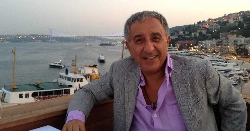 Gələcək insanı gözləmədən gəlir