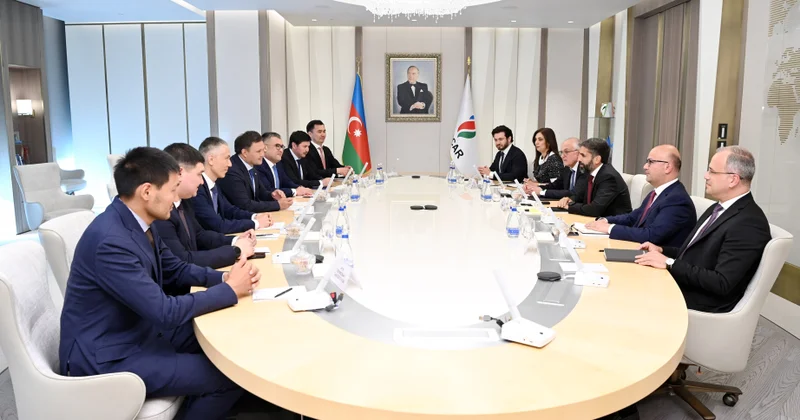 SOCAR ın prezidenti “KazMunayGas” şirkətinin İdarə Heyətinin sədri ilə görüşüb