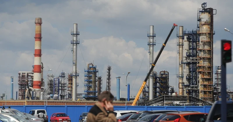 Нефтепереработка России рухнула до минимума с 2009 года