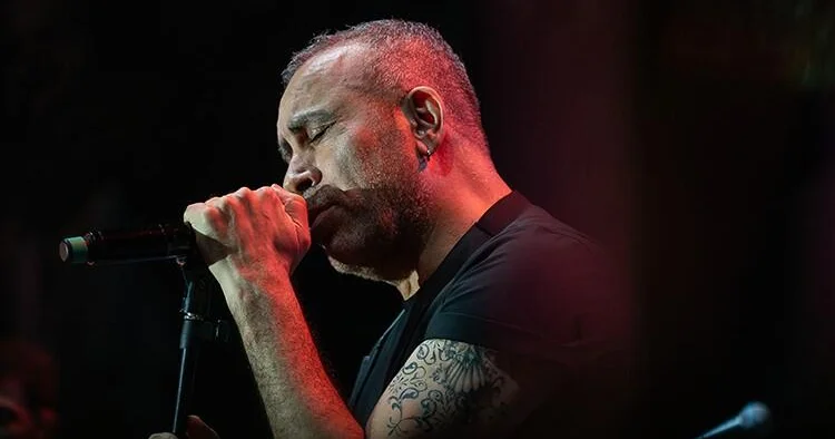 Tanınmış müğənni konsertini yarımçıq qoyub səhnəni tərk etdi
