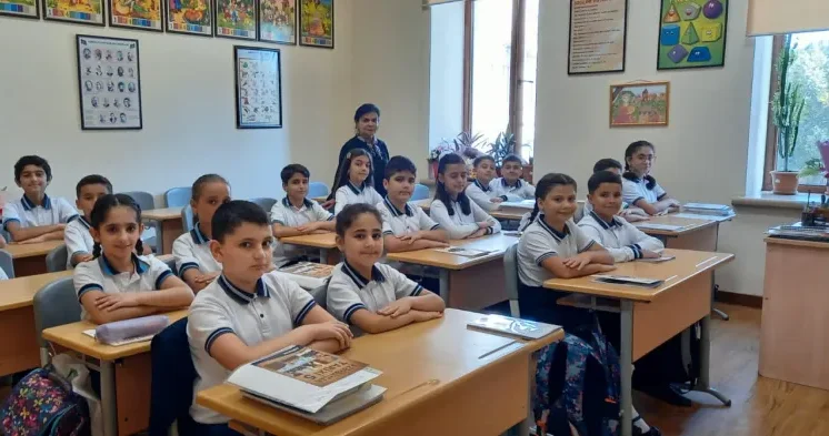 Ən yaxşı məktəb və müəllim axtaranların NƏZƏRİNƏ!
