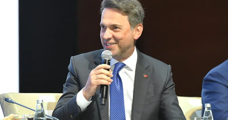 Alparslan Bayraktar: Enerji keçidinin maliyyələşdirilməsində beynəlxalq maliyyə institutları və özəl sektorun iştirakı vacibdir