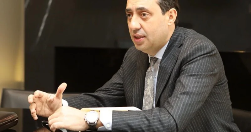 “Hünər İnşaat”dan pulunu tələb edən fəhlələr yolu kəsdilər