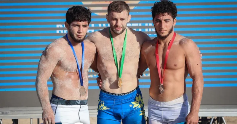 Çimərlik güləşçiləri Dünya Seriyasında 2 medal qazanıblar